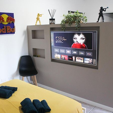 La Suite Dell'Artista Swimming Pool And Air Conditioning Stresa Extérieur photo